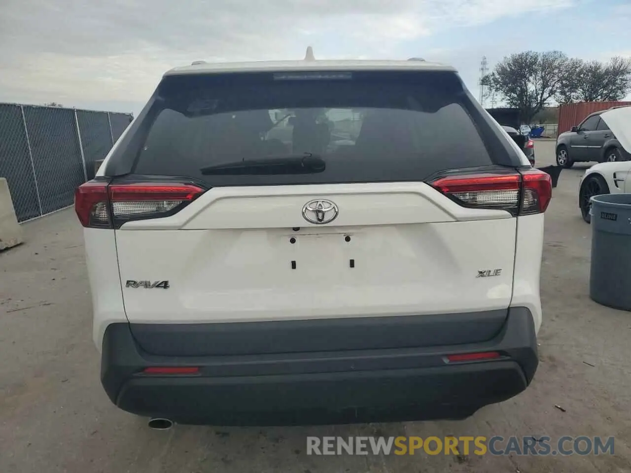 6 Photograph of a damaged car 2T3W1RFV0PC220325 TOYOTA RAV4 2023