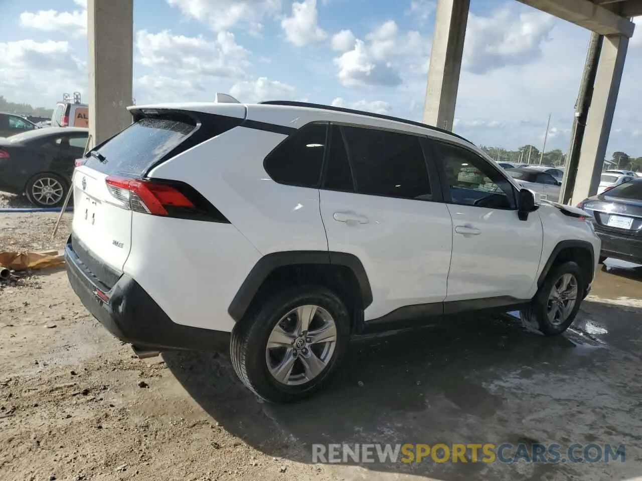 3 Photograph of a damaged car 2T3W1RFV0PC242955 TOYOTA RAV4 2023