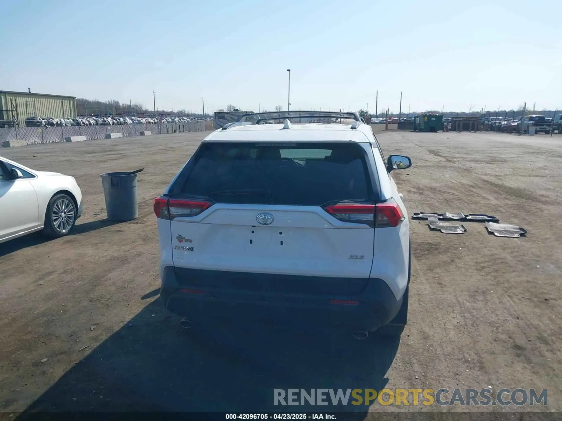 15 Photograph of a damaged car 2T3W1RFV0PW269894 TOYOTA RAV4 2023