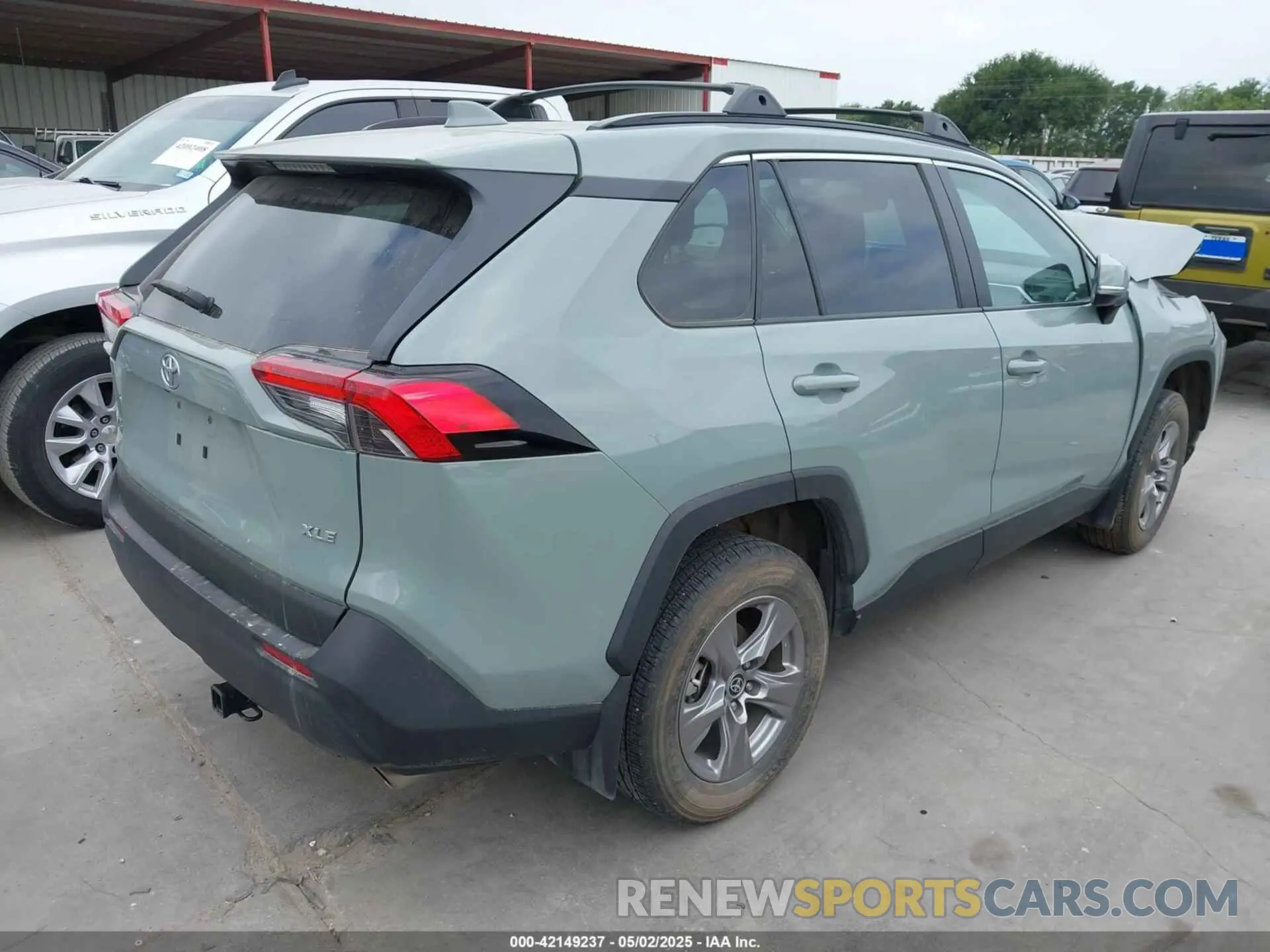 4 Photograph of a damaged car 2T3W1RFV0PW292575 TOYOTA RAV4 2023