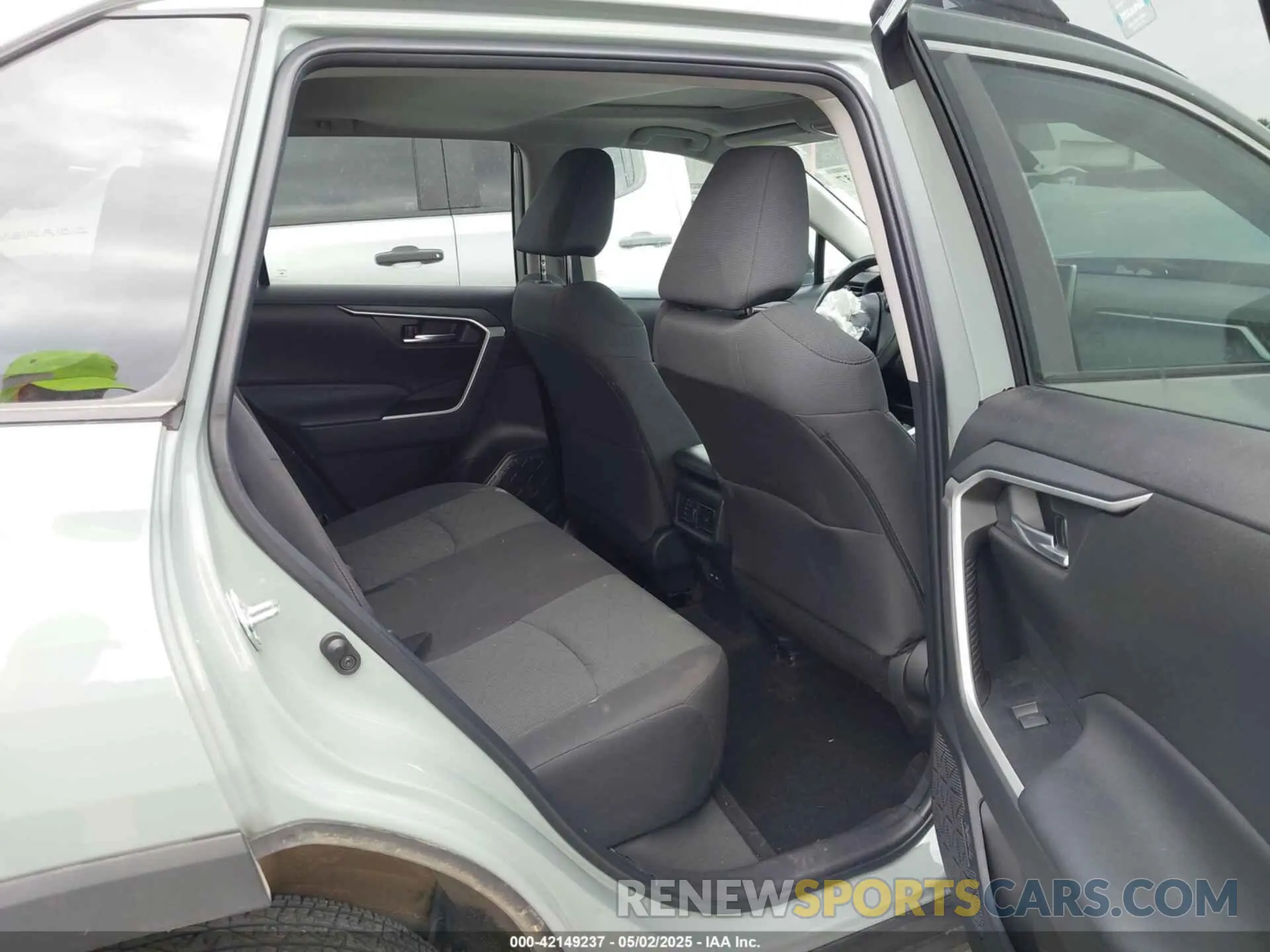 8 Photograph of a damaged car 2T3W1RFV0PW292575 TOYOTA RAV4 2023