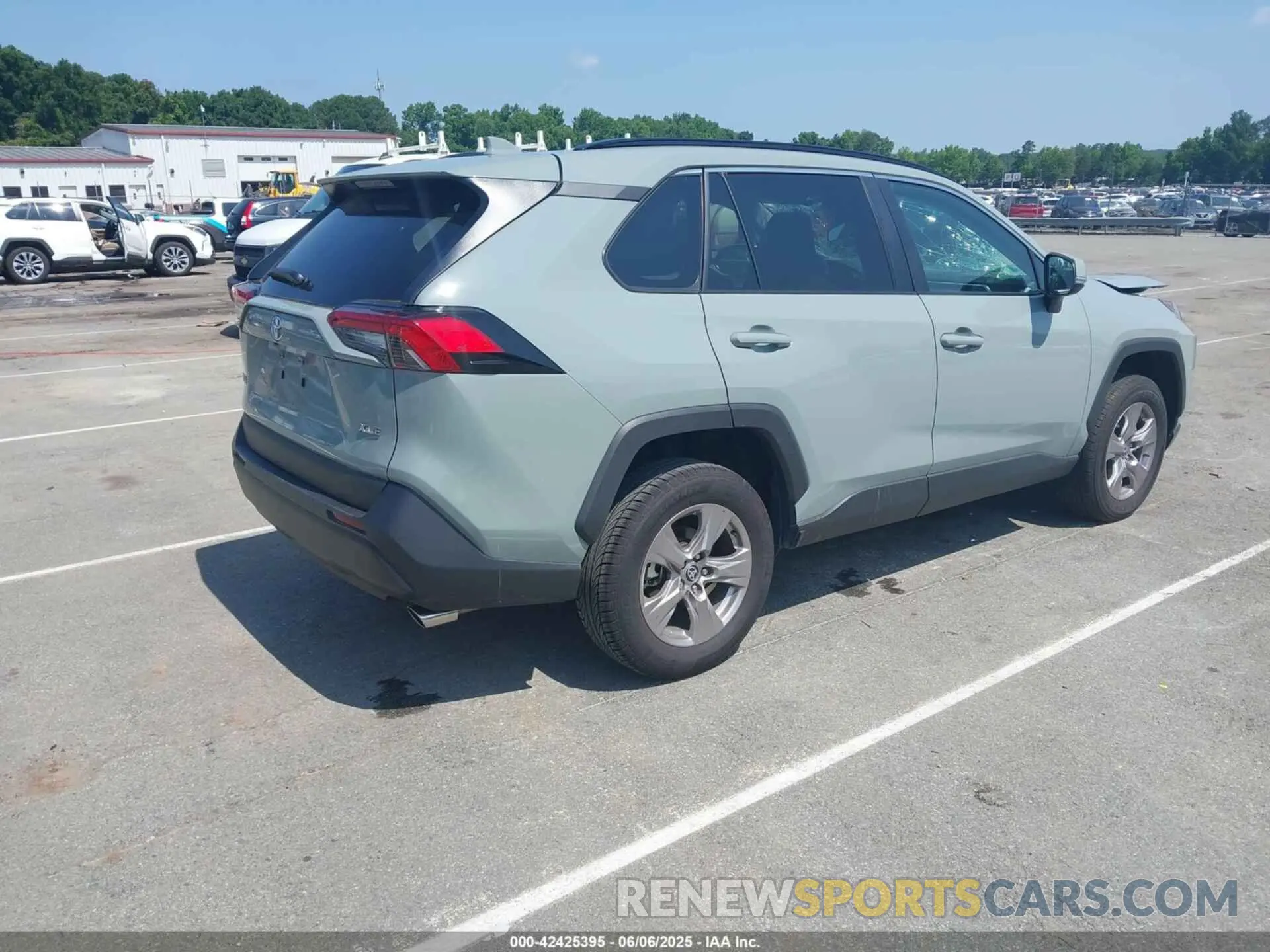 4 Photograph of a damaged car 2T3W1RFV0PW292835 TOYOTA RAV4 2023