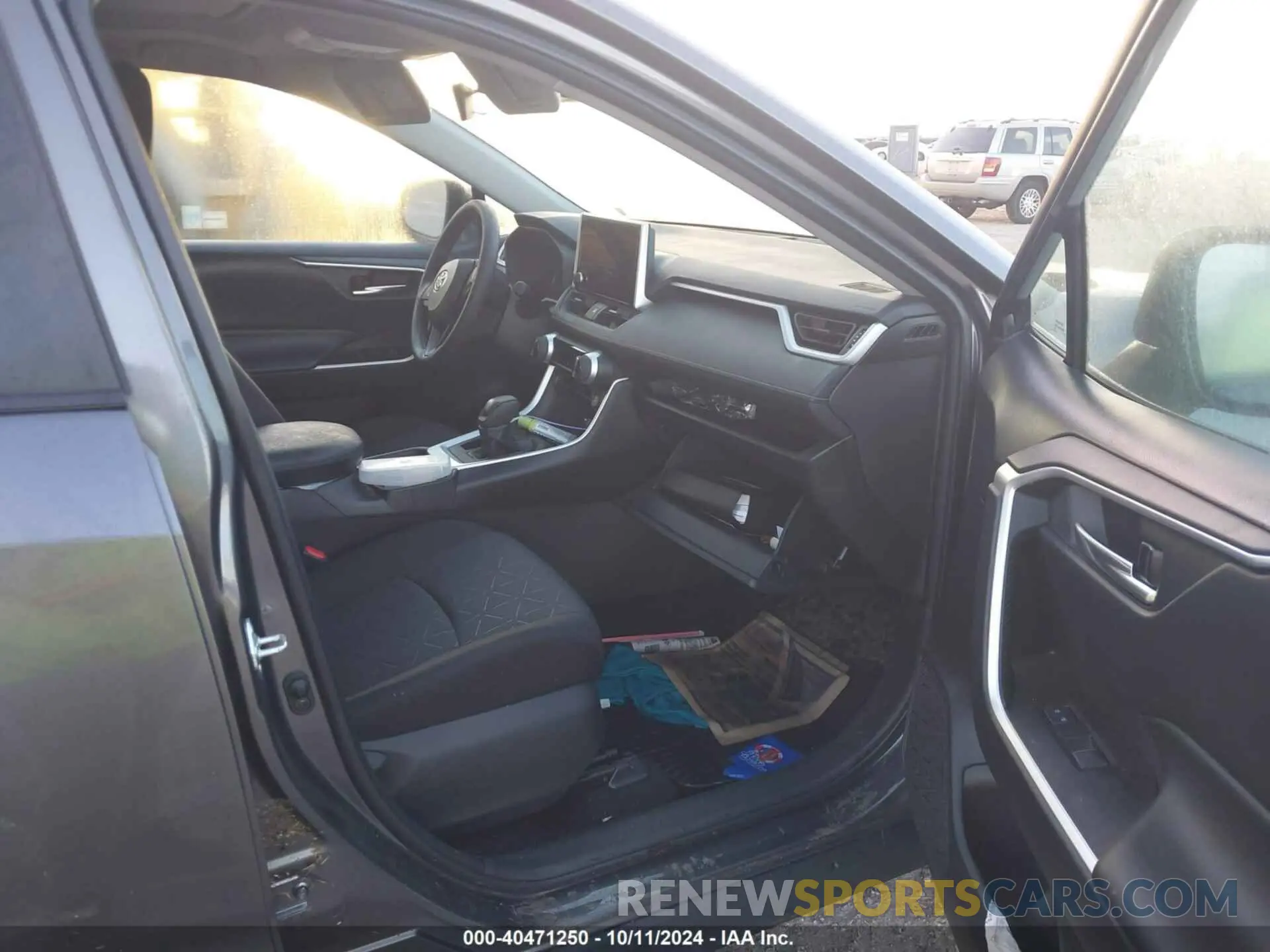 5 Photograph of a damaged car 2T3W1RFV1PC223976 TOYOTA RAV4 2023