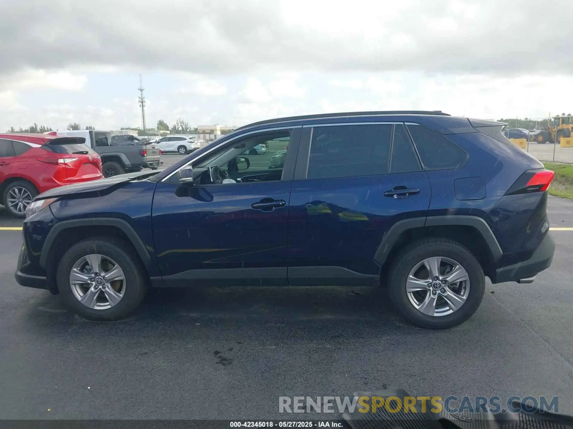 14 Photograph of a damaged car 2T3W1RFV1PW242848 TOYOTA RAV4 2023