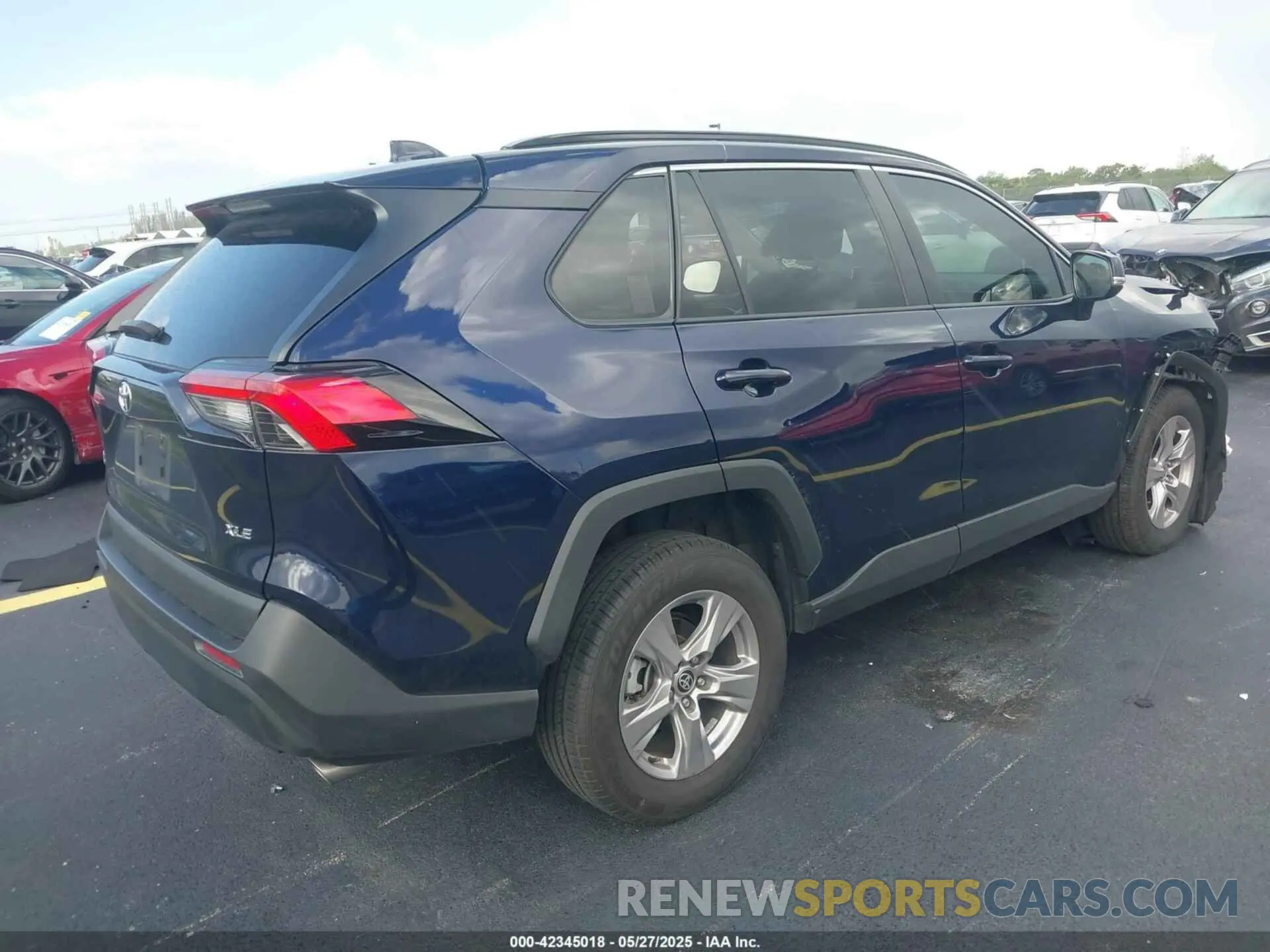 4 Photograph of a damaged car 2T3W1RFV1PW242848 TOYOTA RAV4 2023
