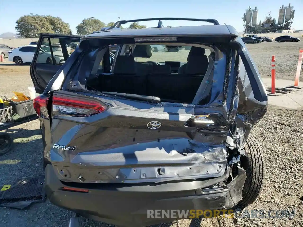 6 Photograph of a damaged car 2T3W1RFV1PW294643 TOYOTA RAV4 2023