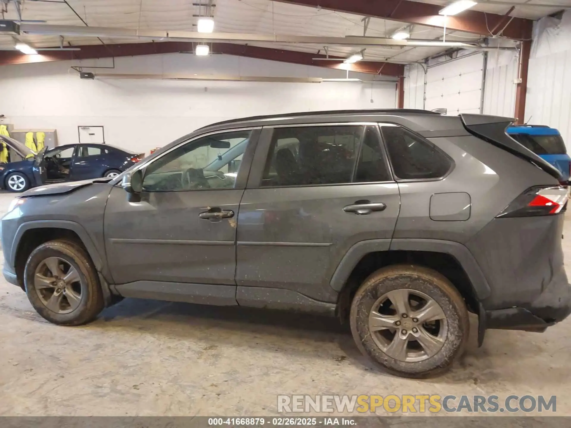 14 Photograph of a damaged car 2T3W1RFV4PW295950 TOYOTA RAV4 2023
