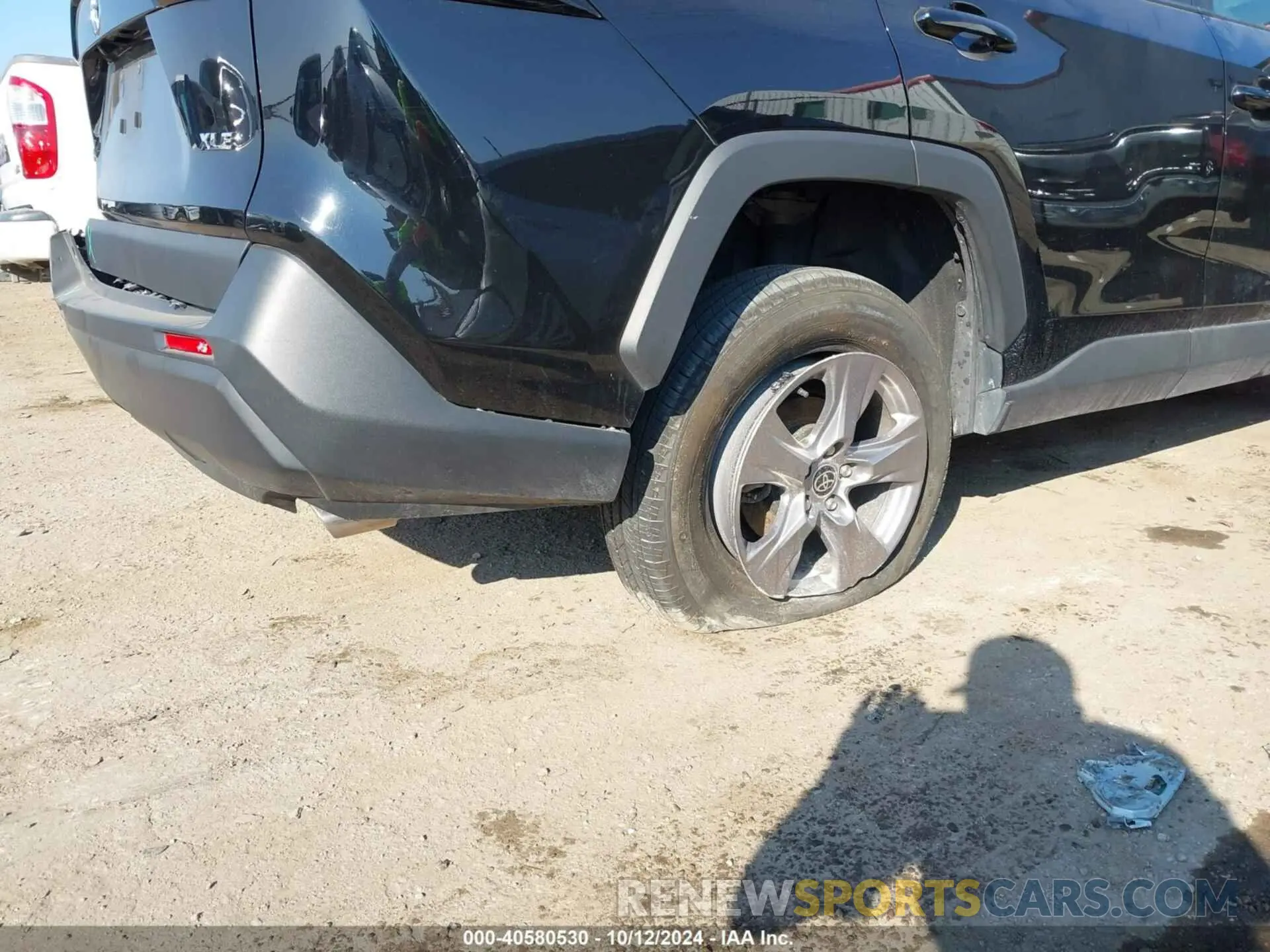 18 Photograph of a damaged car 2T3W1RFV5PW267221 TOYOTA RAV4 2023