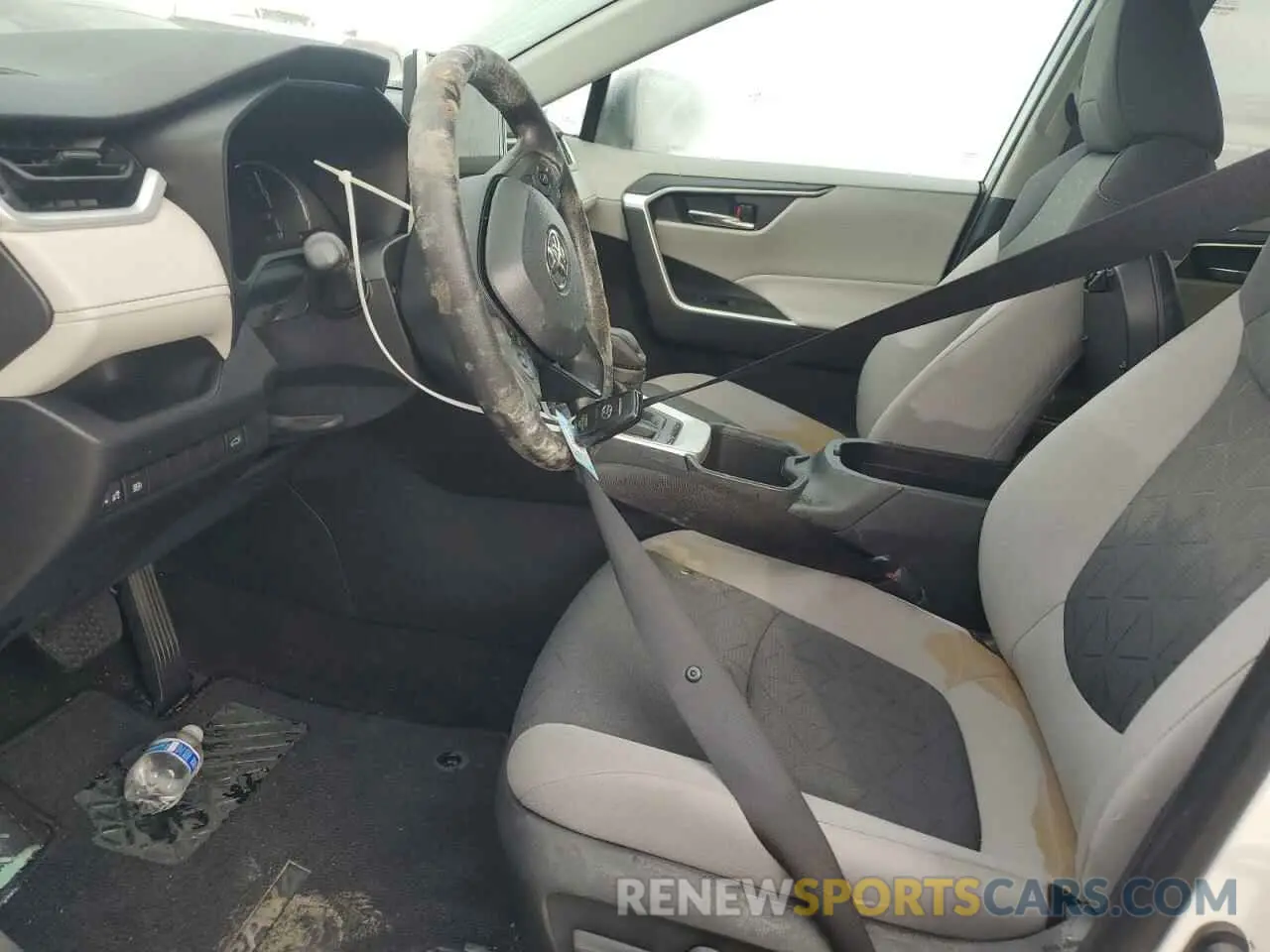 7 Photograph of a damaged car 2T3W1RFV6PC214206 TOYOTA RAV4 2023