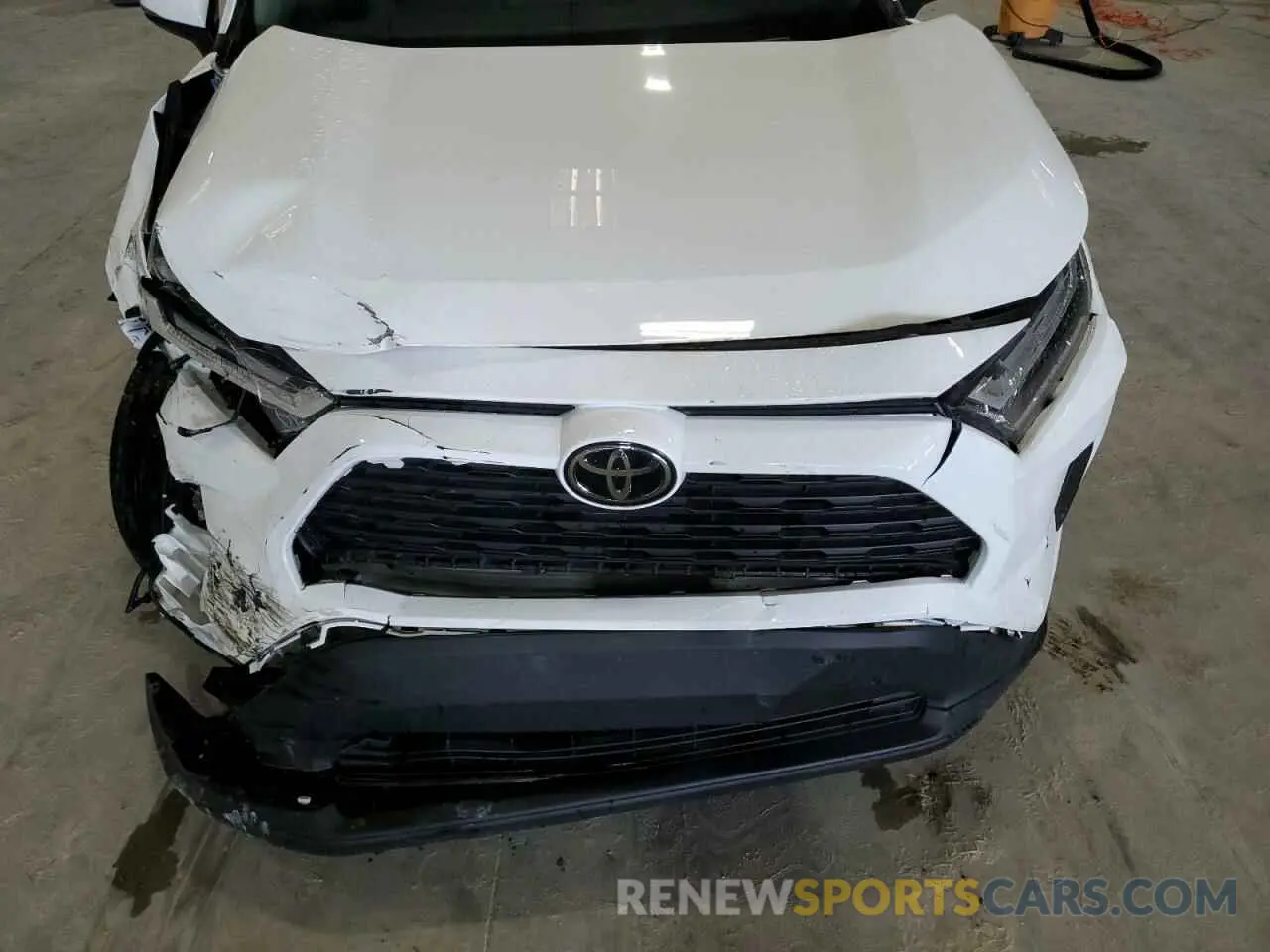 14 Photograph of a damaged car 2T3W1RFVXPC215858 TOYOTA RAV4 2023