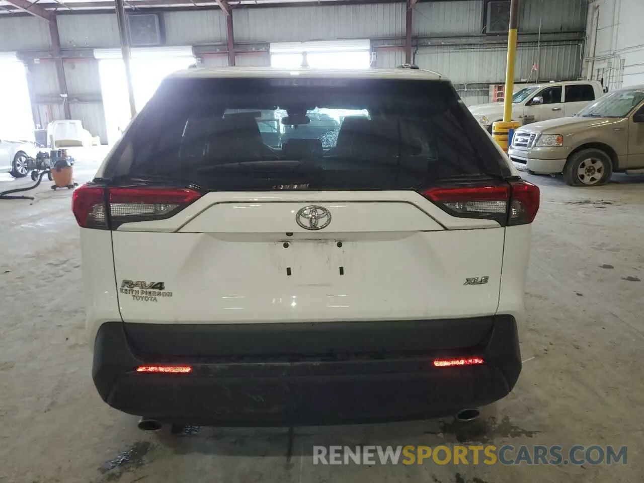 6 Photograph of a damaged car 2T3W1RFVXPC215858 TOYOTA RAV4 2023