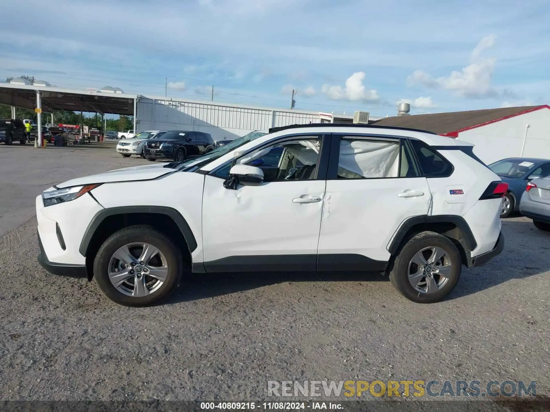 13 Photograph of a damaged car 2T3W1RFVXPC229565 TOYOTA RAV4 2023
