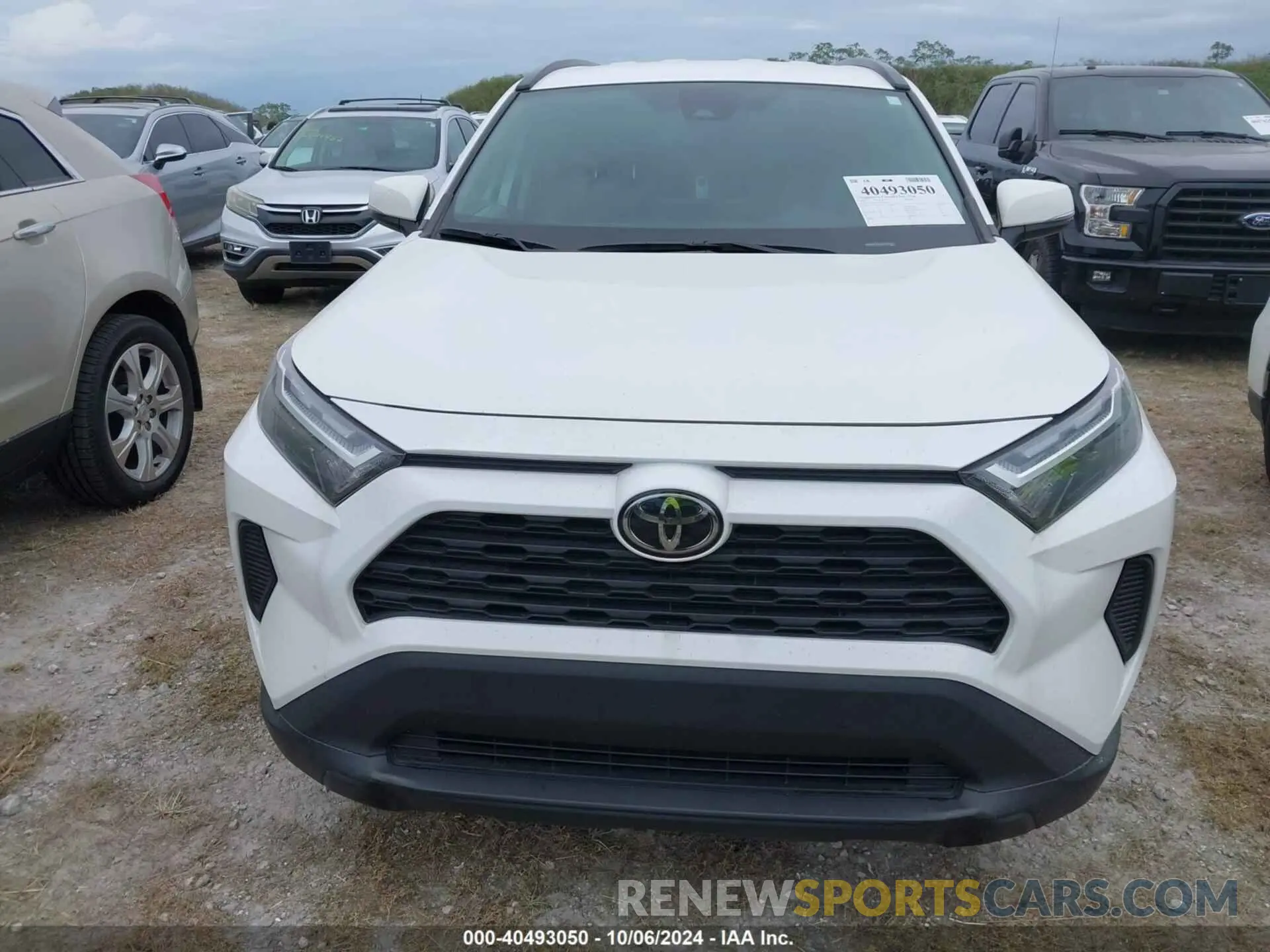 12 Photograph of a damaged car 2T3W1RFVXPC232546 TOYOTA RAV4 2023