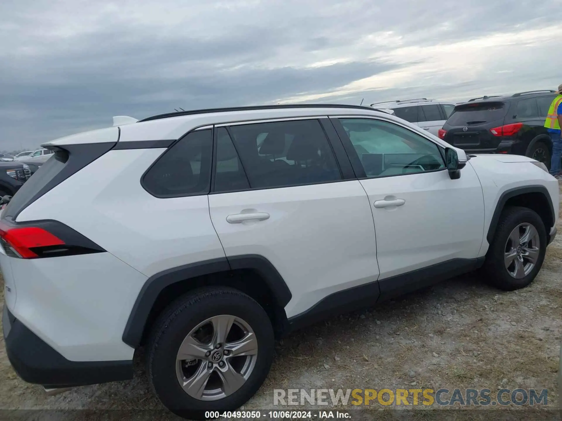 13 Photograph of a damaged car 2T3W1RFVXPC232546 TOYOTA RAV4 2023