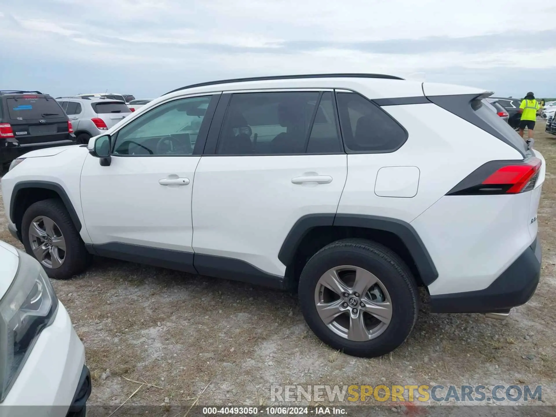 14 Photograph of a damaged car 2T3W1RFVXPC232546 TOYOTA RAV4 2023
