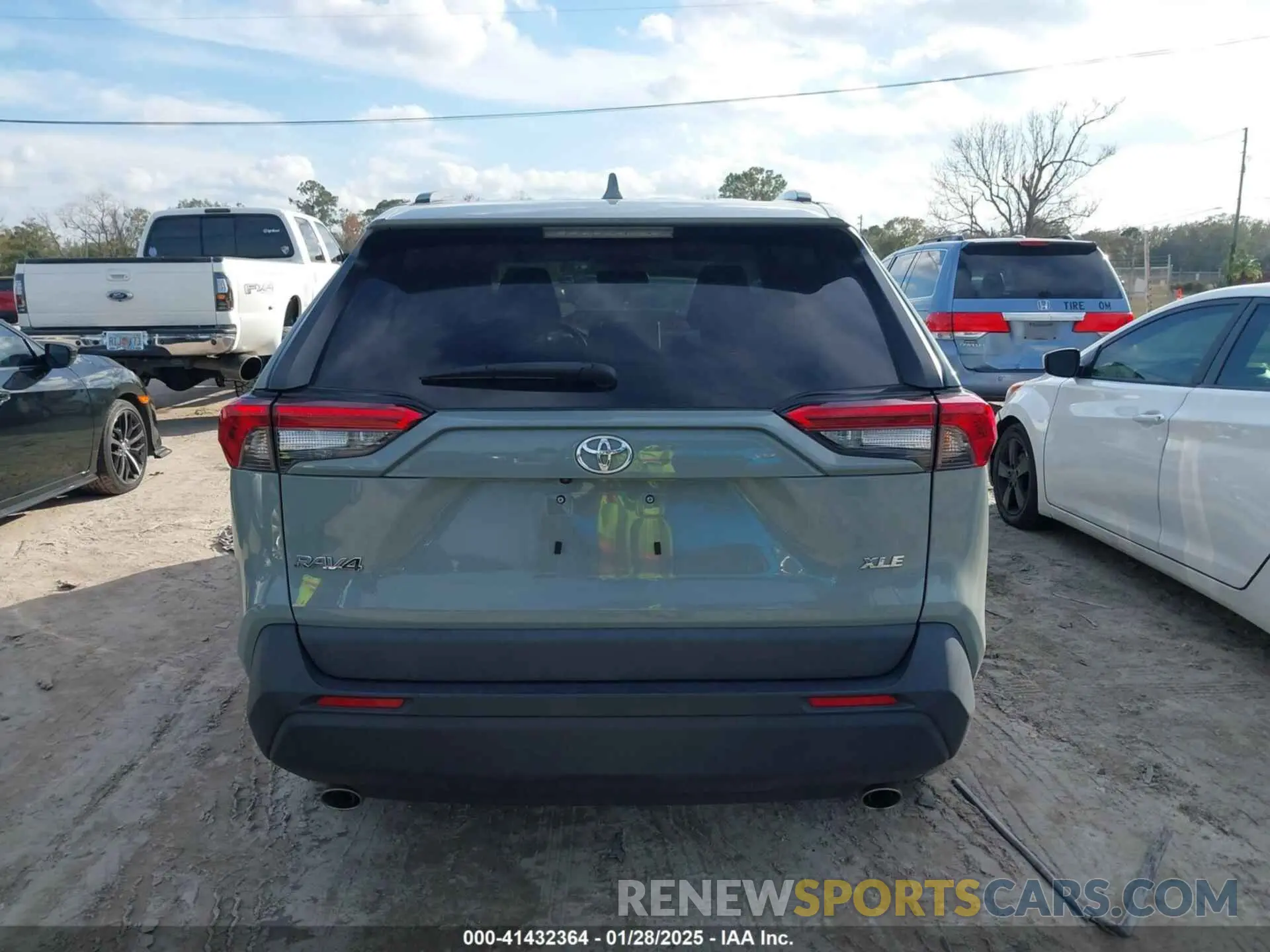 16 Photograph of a damaged car 2T3W1RFVXPW245683 TOYOTA RAV4 2023