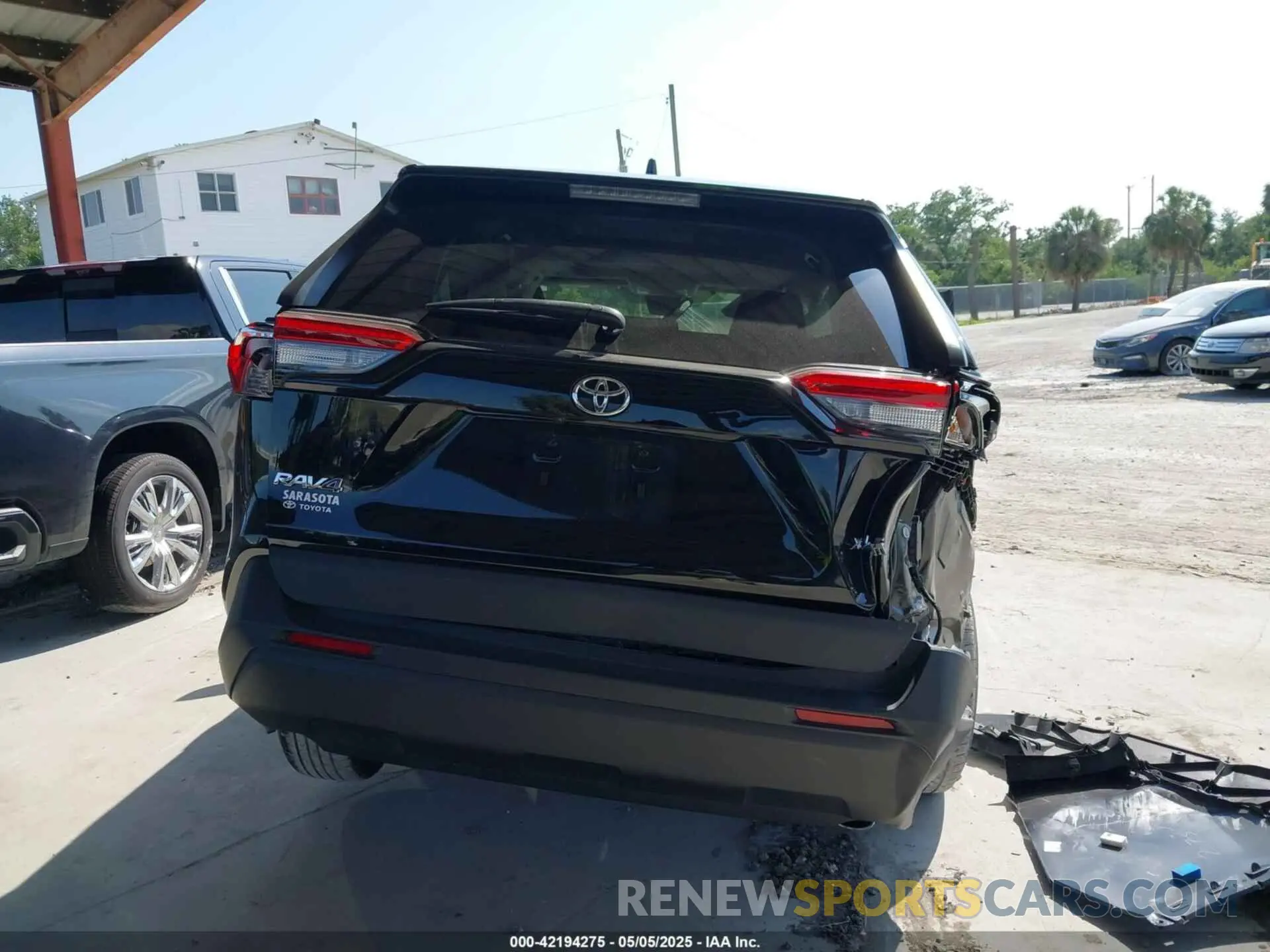 17 Photograph of a damaged car 2T3W1RFVXPW249197 TOYOTA RAV4 2023