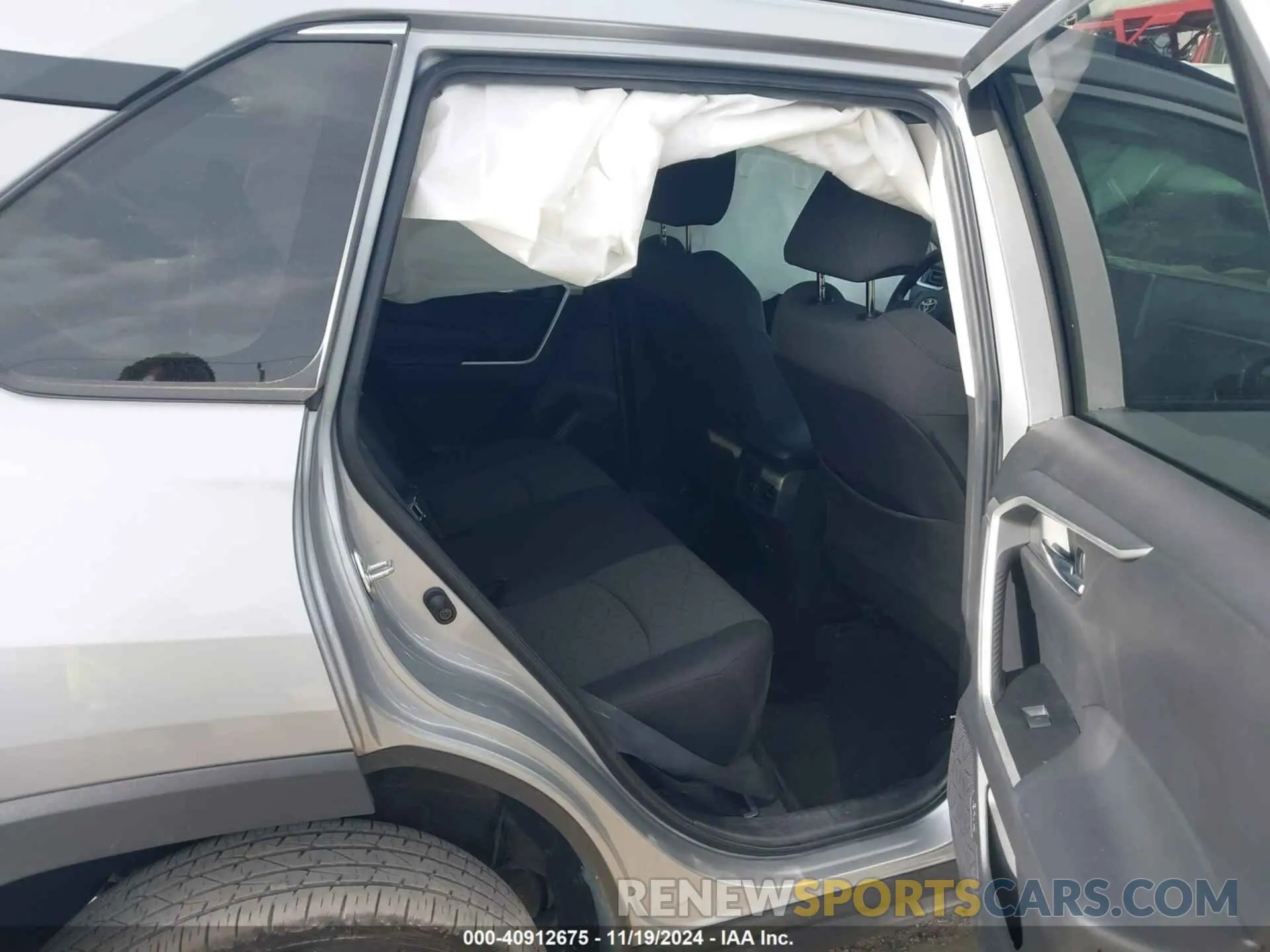 8 Photograph of a damaged car 2T3W1RFVXPW250432 TOYOTA RAV4 2023