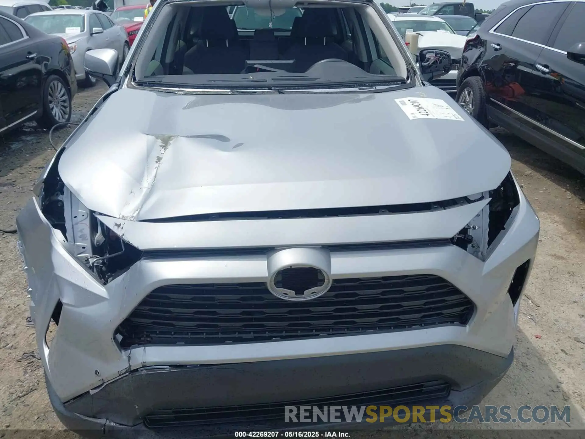 18 Photograph of a damaged car 2T3W1RFVXPW263133 TOYOTA RAV4 2023