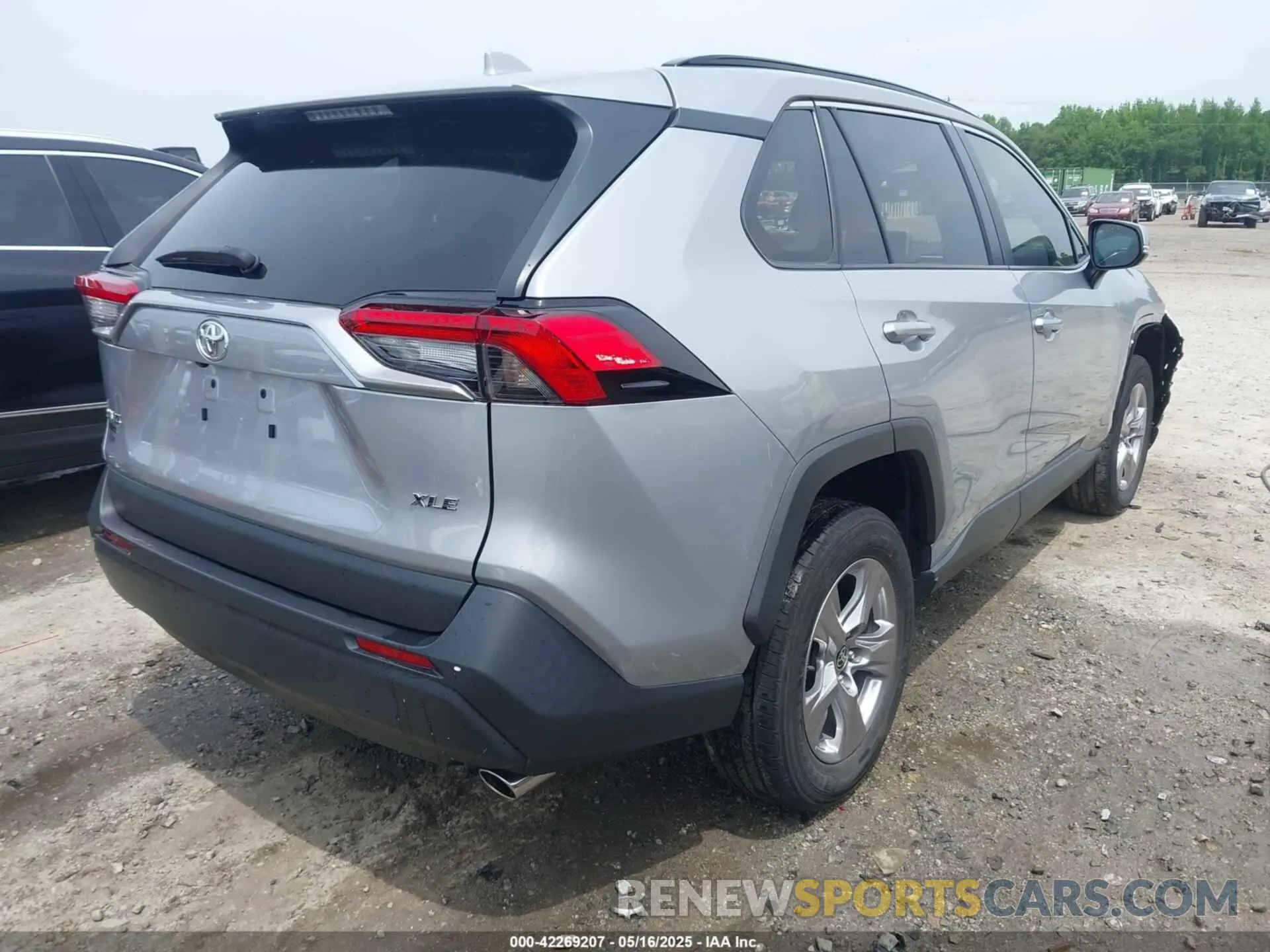 4 Photograph of a damaged car 2T3W1RFVXPW263133 TOYOTA RAV4 2023