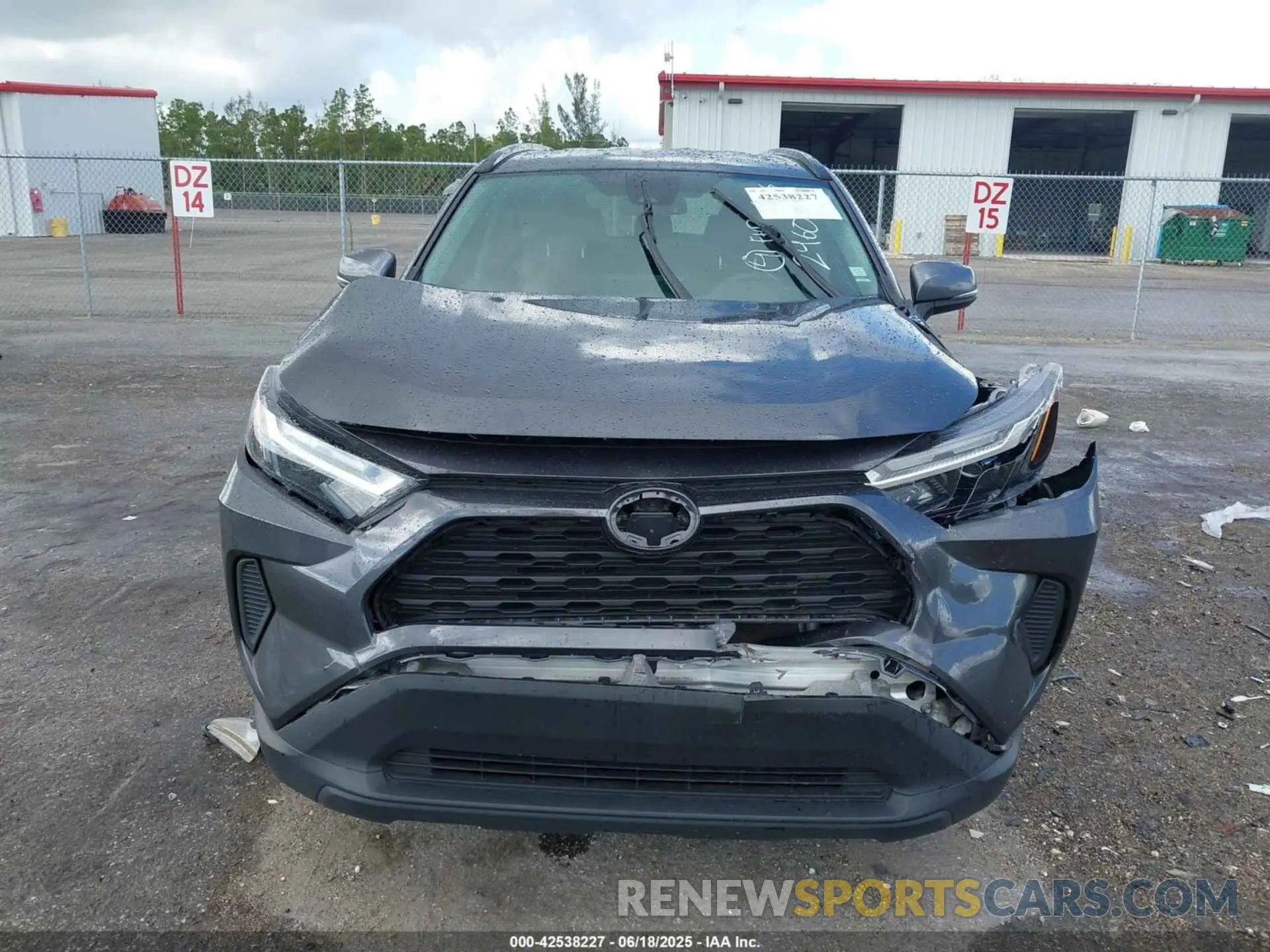 6 Photograph of a damaged car 2T3W1RFVXPW282460 TOYOTA RAV4 2023