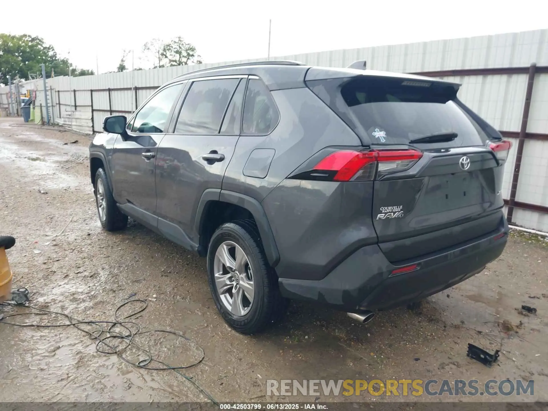 3 Photograph of a damaged car 2T3W1RFVXPW283270 TOYOTA RAV4 2023