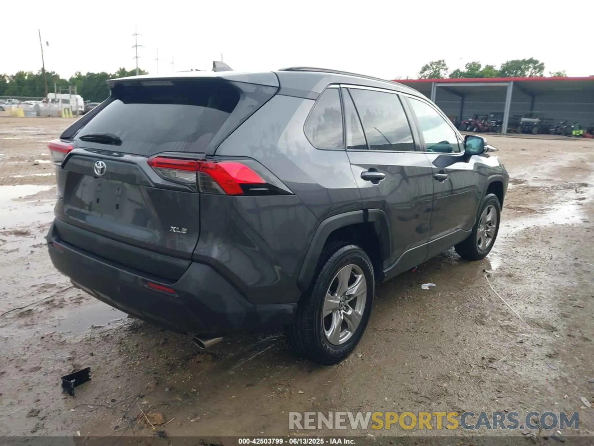 4 Photograph of a damaged car 2T3W1RFVXPW283270 TOYOTA RAV4 2023
