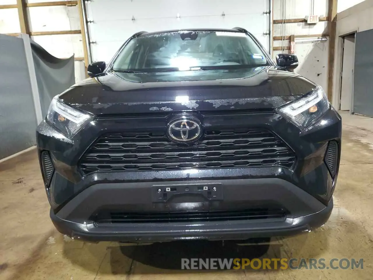 5 Photograph of a damaged car 2T3W1RFVXPW286878 TOYOTA RAV4 2023