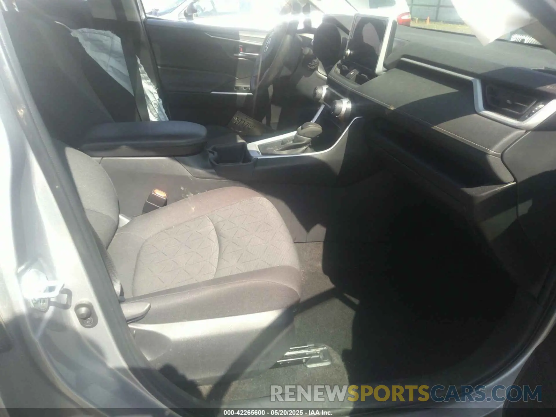 5 Photograph of a damaged car 2T3W1RFVXPW288226 TOYOTA RAV4 2023