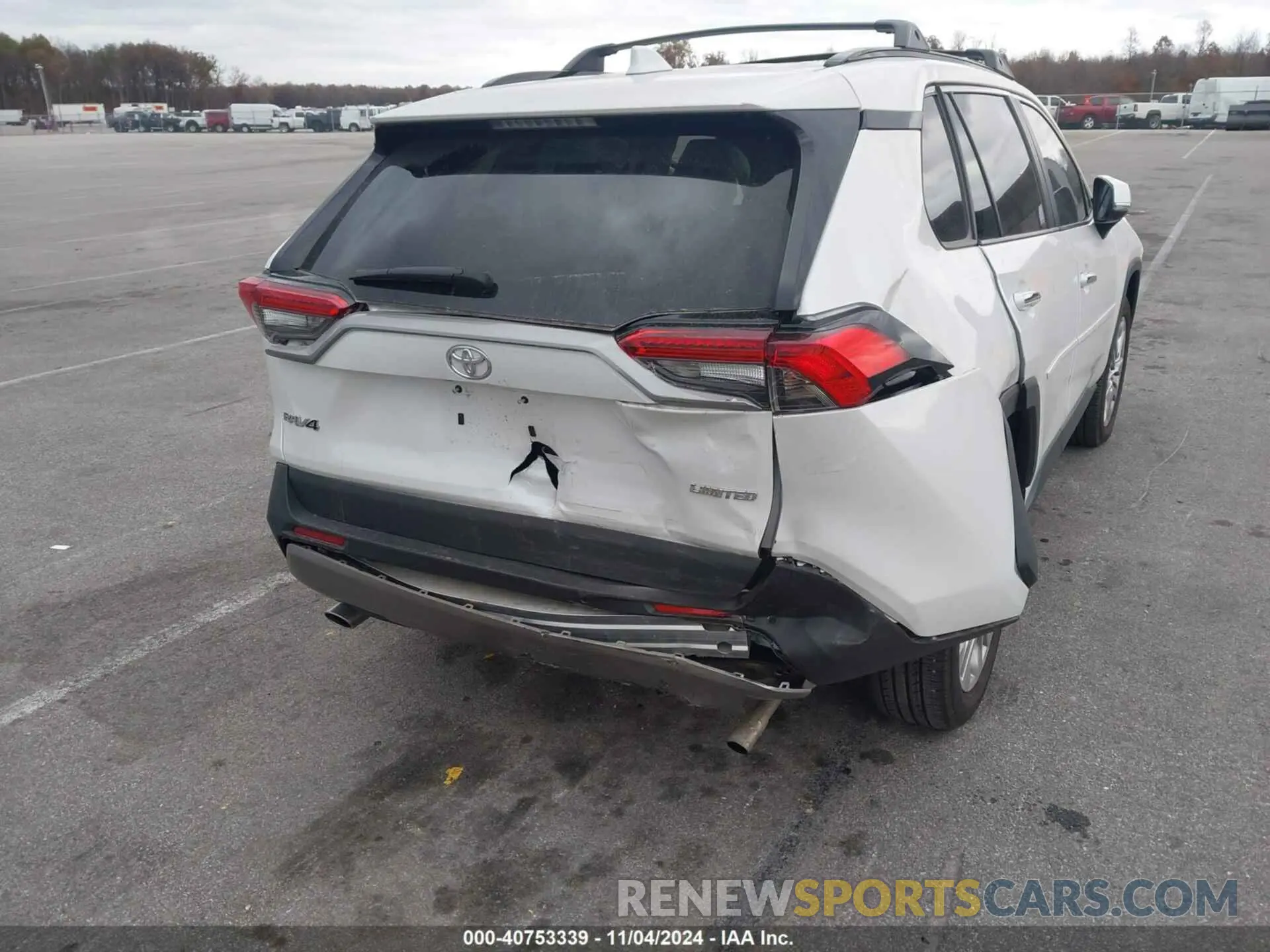 17 Photograph of a damaged car 2T3Y1RFV2PW282882 TOYOTA RAV4 2023