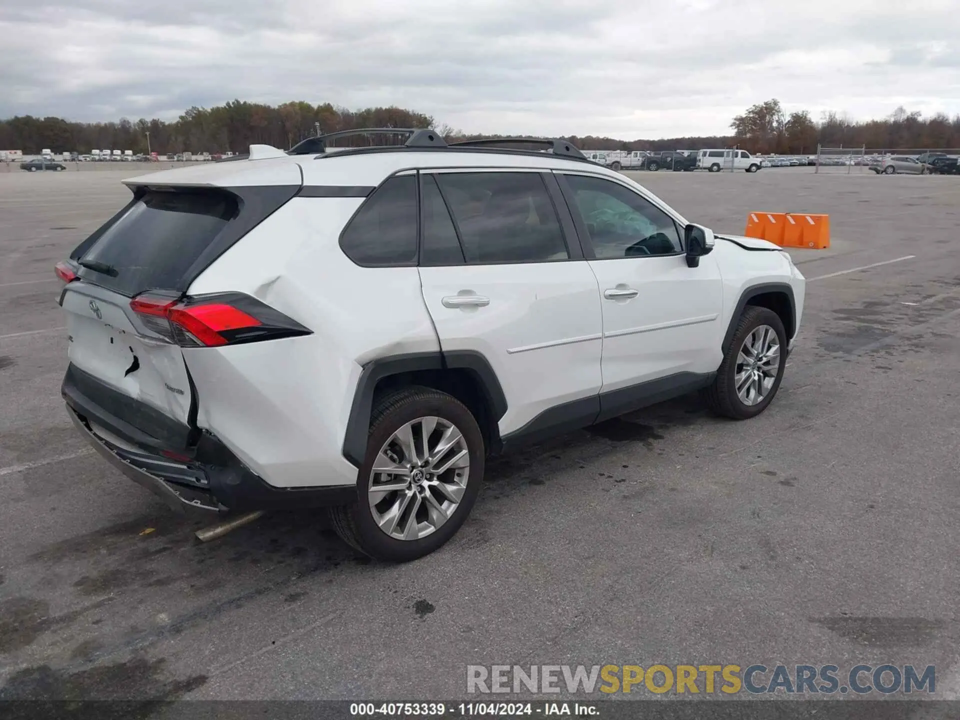 4 Photograph of a damaged car 2T3Y1RFV2PW282882 TOYOTA RAV4 2023