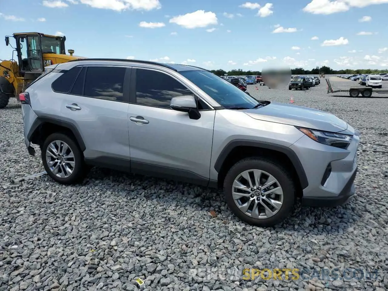 4 Photograph of a damaged car 2T3Y1RFV8PC244946 TOYOTA RAV4 2023