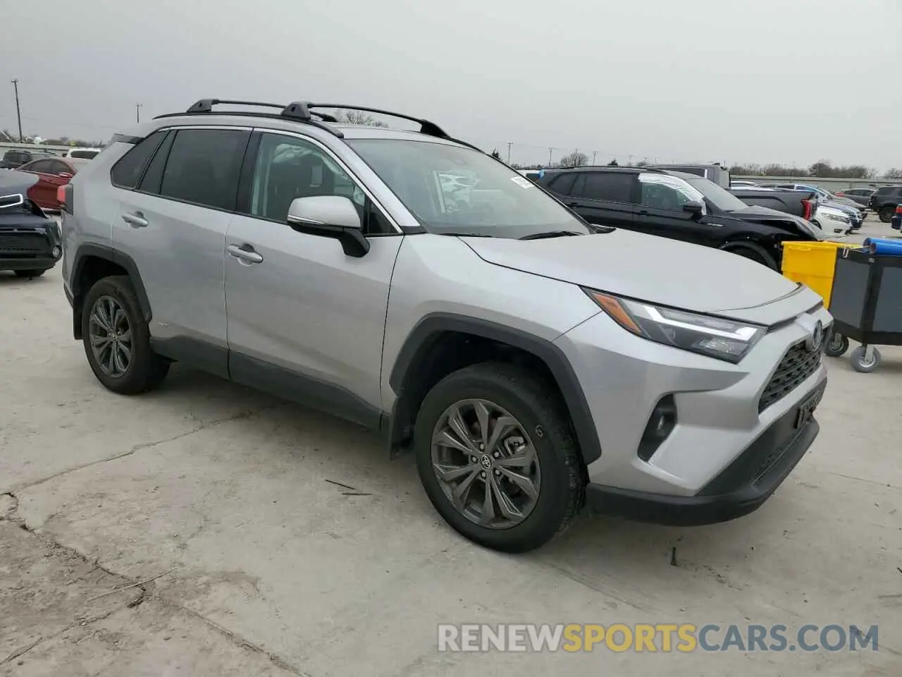 4 Photograph of a damaged car 4T3B6RFV0PU135399 TOYOTA RAV4 2023