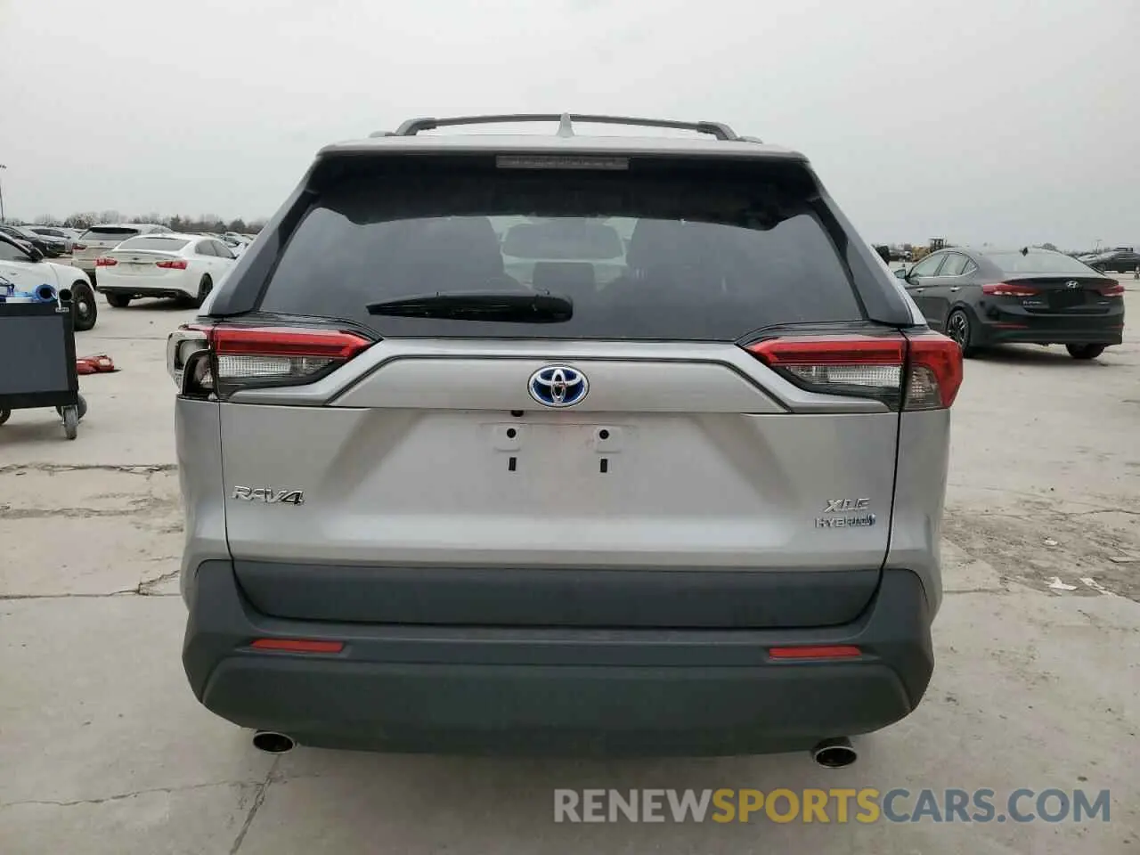 6 Photograph of a damaged car 4T3B6RFV0PU135399 TOYOTA RAV4 2023
