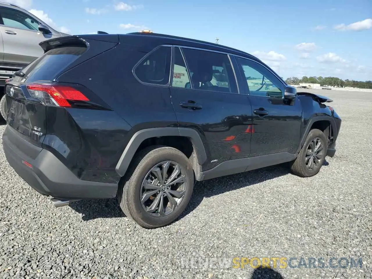 3 Photograph of a damaged car 4T3B6RFV2PU137316 TOYOTA RAV4 2023