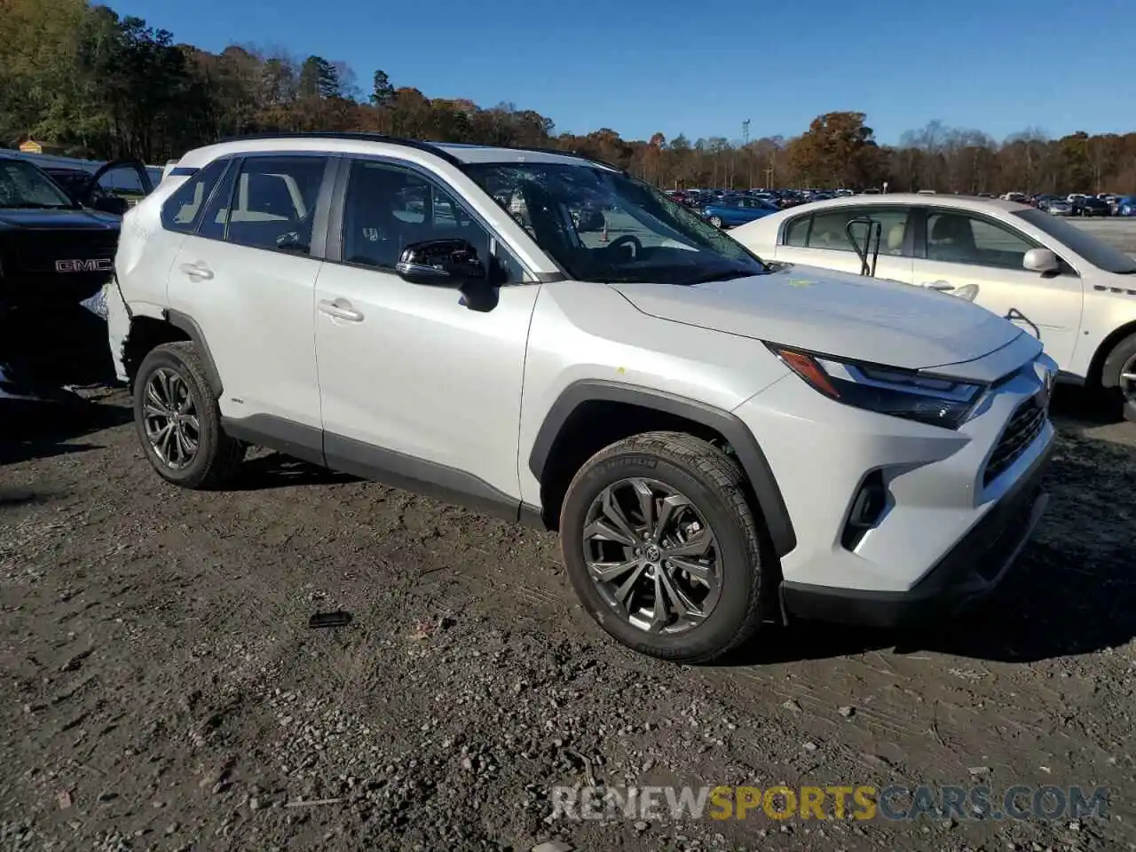 4 Photograph of a damaged car 4T3B6RFV6PU122284 TOYOTA RAV4 2023