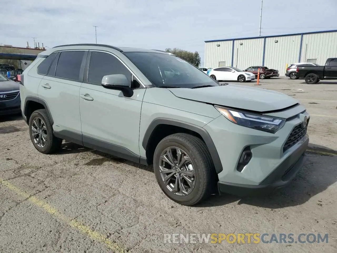 4 Photograph of a damaged car 4T3B6RFV8PU129611 TOYOTA RAV4 2023
