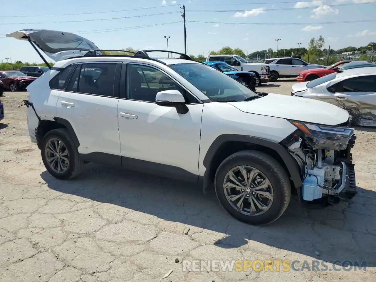4 Photograph of a damaged car 4T3B6RFV8PU130306 TOYOTA RAV4 2023