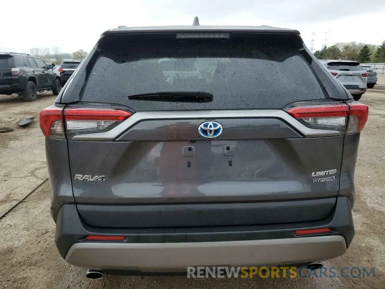 6 Photograph of a damaged car 4T3D6RFV1PU105627 TOYOTA RAV4 2023