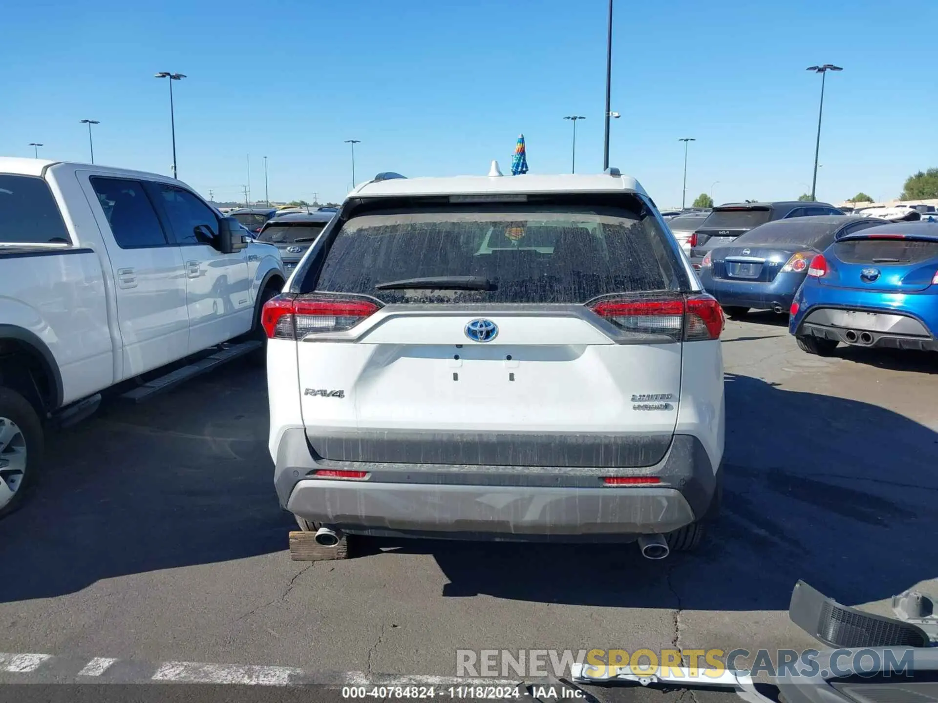 17 Photograph of a damaged car 4T3D6RFV1PU117616 TOYOTA RAV4 2023