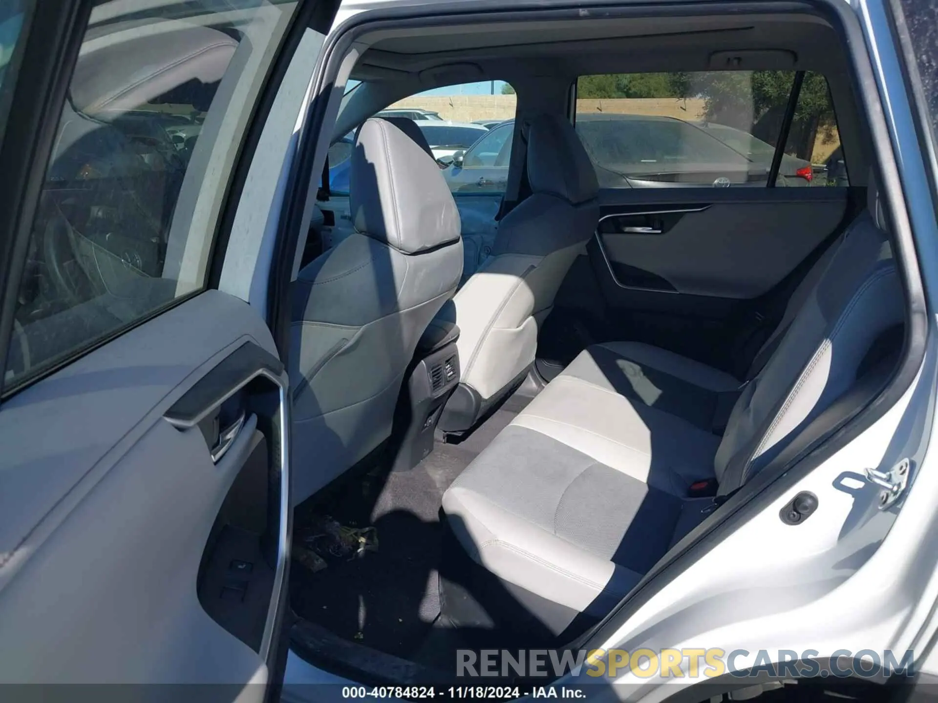 8 Photograph of a damaged car 4T3D6RFV1PU117616 TOYOTA RAV4 2023