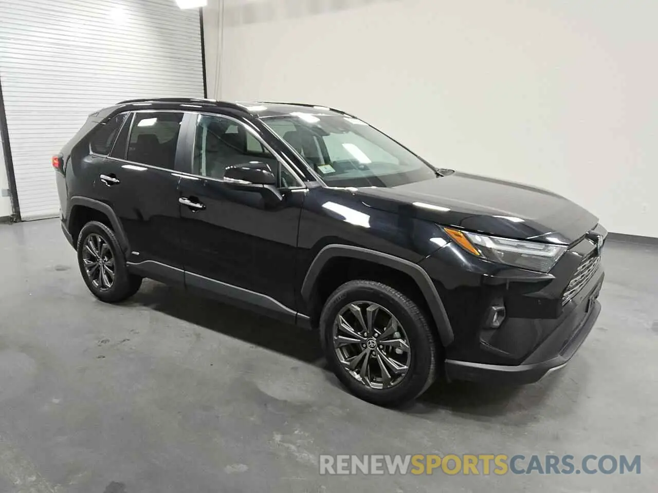 4 Photograph of a damaged car 4T3D6RFV2PU121058 TOYOTA RAV4 2023