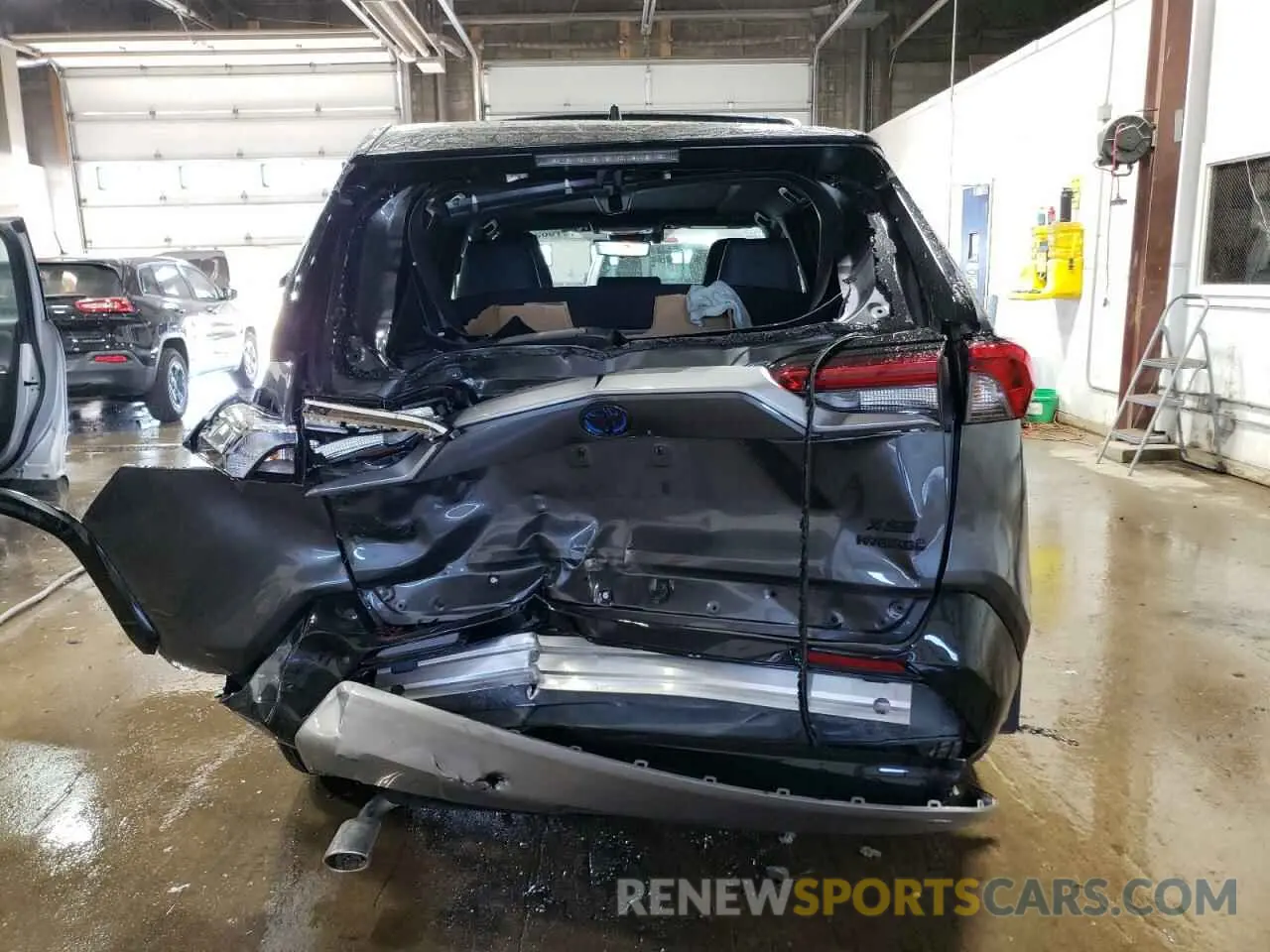 6 Photograph of a damaged car 4T3E6RFV3PU128198 TOYOTA RAV4 2023