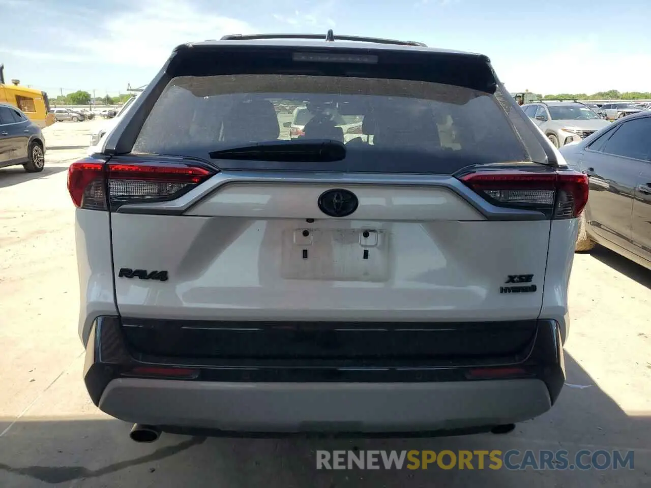 6 Photograph of a damaged car 4T3E6RFV6PU109046 TOYOTA RAV4 2023