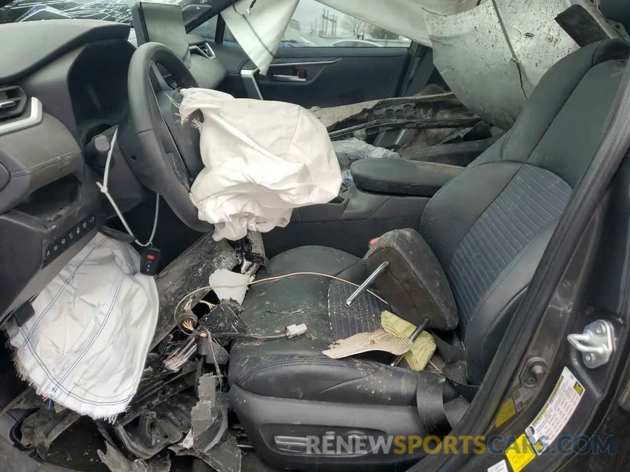 7 Photograph of a damaged car 4T3E6RFV8PU126866 TOYOTA RAV4 2023