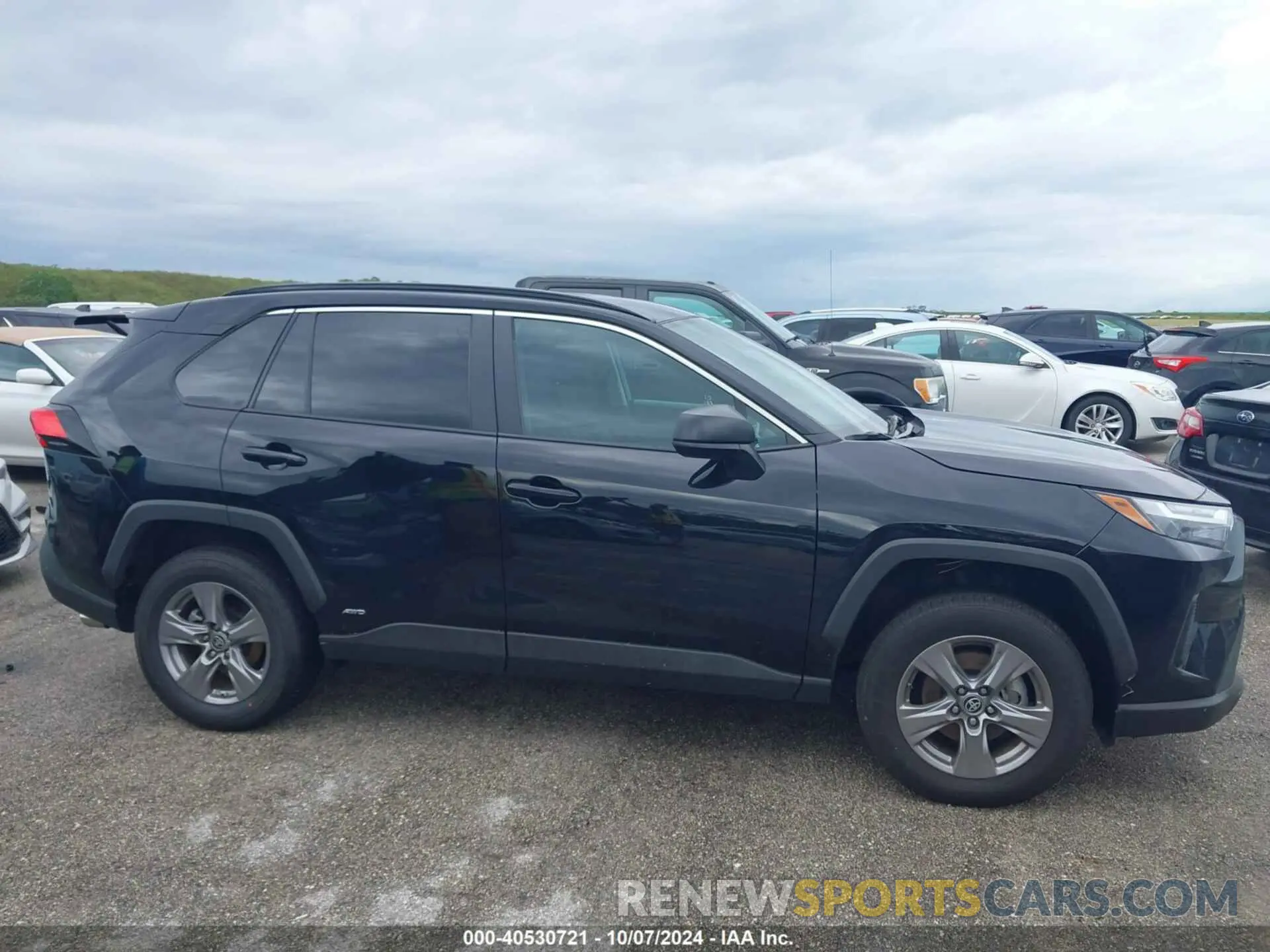 13 Photograph of a damaged car 4T3LWRFV4PU095705 TOYOTA RAV4 2023