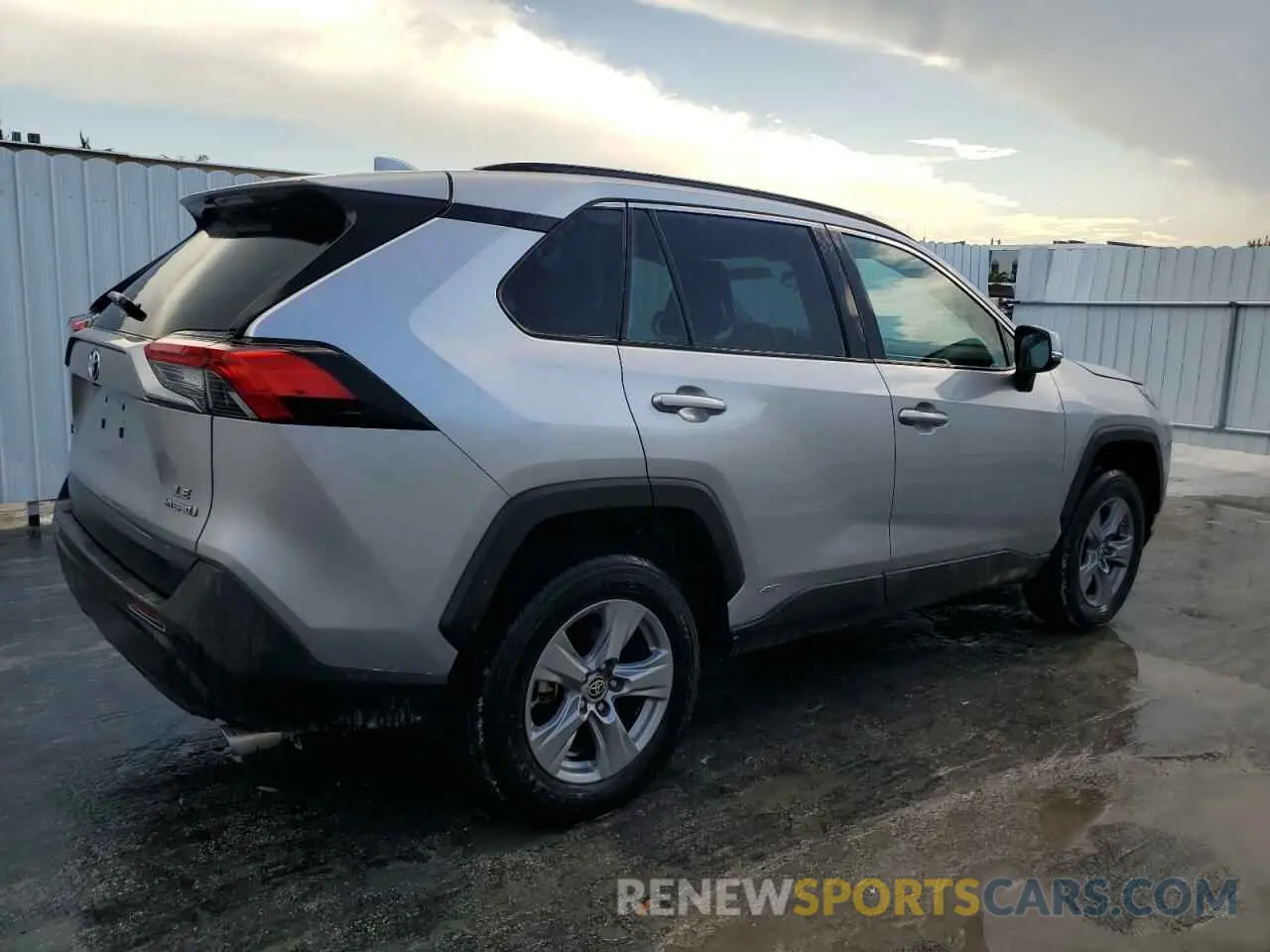 3 Photograph of a damaged car 4T3MWRFV9PU089967 TOYOTA RAV4 2023
