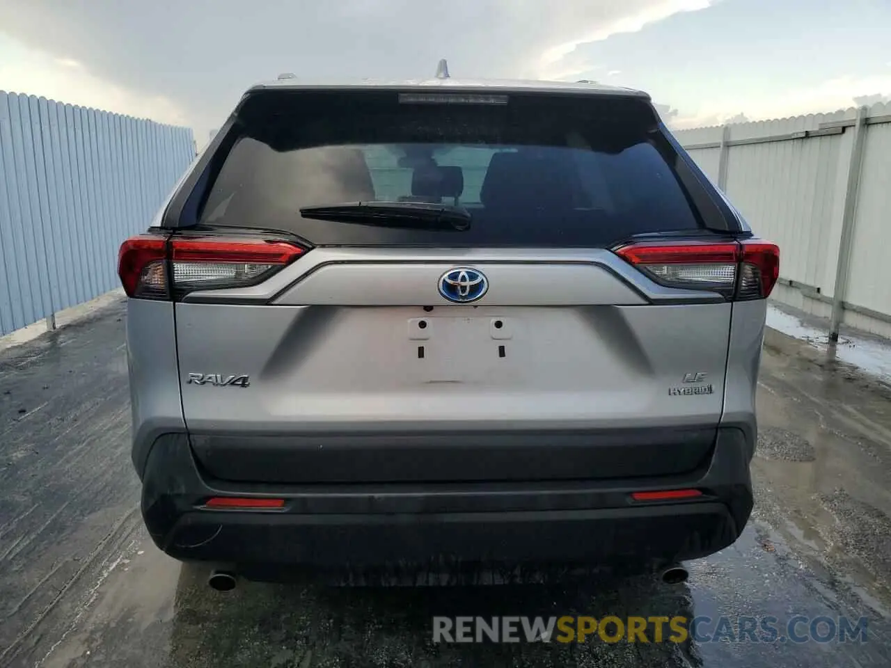 6 Photograph of a damaged car 4T3MWRFV9PU089967 TOYOTA RAV4 2023
