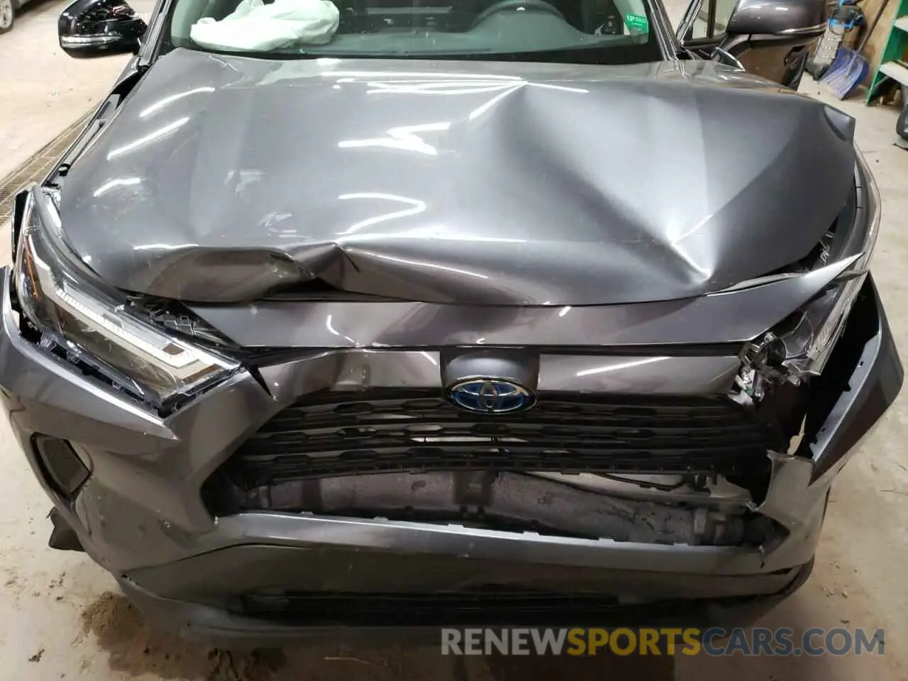 12 Photograph of a damaged car 4T3RWRFV0PU107357 TOYOTA RAV4 2023