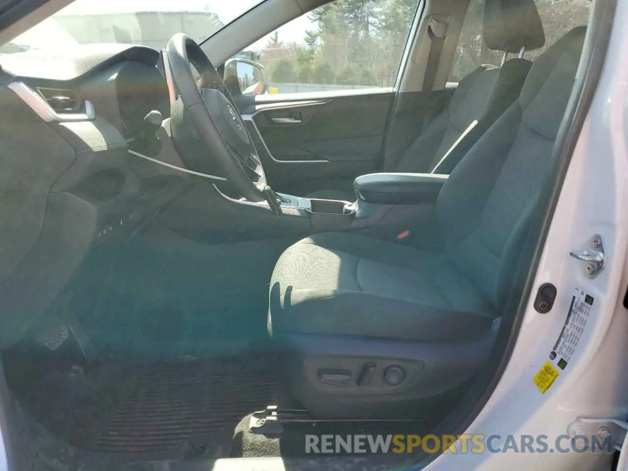 7 Photograph of a damaged car 4T3RWRFV2PU103231 TOYOTA RAV4 2023